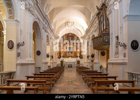 Innenraum der Kirche Chiesa di San Francesco d&#39;Assisi in Gallipoli, Apulien, Italien, Europa Stockfoto