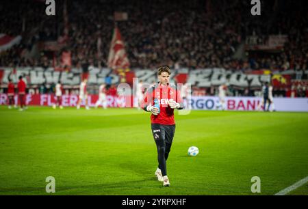 Köln, Deutschland. Dezember 2024. Jonas Urbig (Köln) 1. FC Köln - Hertha BSC Berlin 04.12.2024 Copyright (nur für journalistische Zwecke) by : Mori Stockfoto