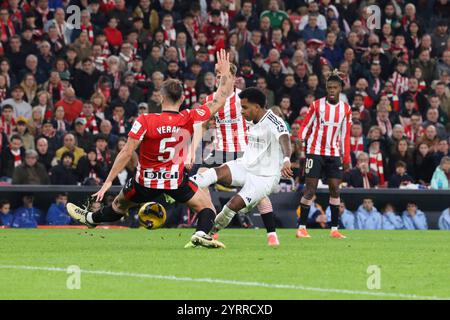 Spanisches Fußballspiel La Liga EA Sports zwischen Athletic Club und Real Madrid im San Mames Stadium in Bilbao, Spanien. Dezember 2024. Rodrygo 900/Cordon Press Credit: CORDON PRESS/Alamy Live News Stockfoto