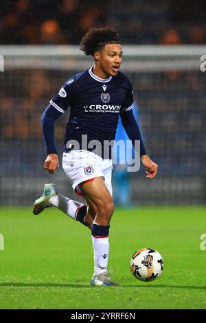 4. Dezember 2024; Dens Park, Dundee, Schottland: Schottischer Premiership Football, Dundee gegen Motherwell; Oluwaseun Adewumi aus Dundee Stockfoto