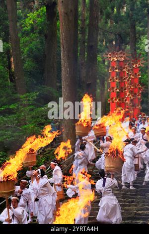 Nachi Ogi Festival: Ogi Mikoshi, Stadt Nachikatsuura, Präfektur Wakayama Stockfoto