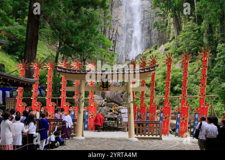 Nachi Ogi Festival: Ogi Mikoshi, Stadt Nachikatsuura, Präfektur Wakayama Stockfoto