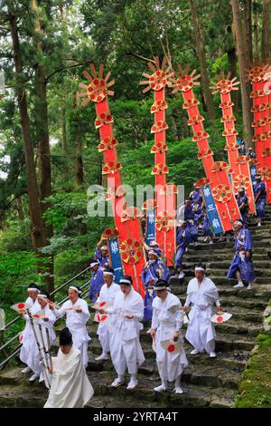 Nachi Ogi Festival: Ogi Mikoshi, Stadt Nachikatsuura, Präfektur Wakayama Stockfoto