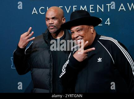 New York, Usa. Dezember 2024. Darryl McDaniels und Joseph Reverend Run Simmons nehmen am Mittwoch, 4. Dezember 2024, an den 38. Annual Footwear News Achievement Awards in der Cipriani South Street in New York City Teil. Foto: John Angelillo/UPI Credit: UPI/Alamy Live News Stockfoto