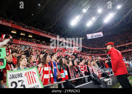 Bilbao, Spanien. Dezember 2024. Fans von Athletic konnten beim LaLiga EA SPORTSPIEL zwischen Teams des Athletic Club und Real Madrid FC im Estadio de San Mames feiern. Endergebnis Athletic Club 2:1 Real Madrid FC Credit: SOPA Images Limited/Alamy Live News Stockfoto