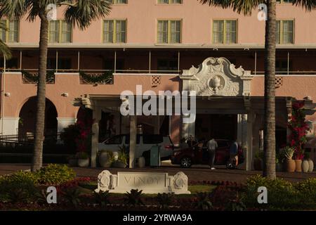 Nur redaktionelle Verwendung im Stadtzentrum von St. Petersburg, Florida, USA, 28. November 2024. Nahaufnahme der Vorderseite das Vinoy Resort Golf Club Blick vom Südosten wi Stockfoto