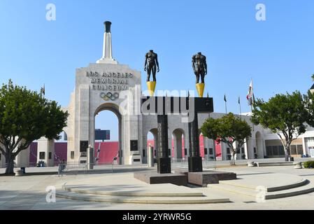 LOS ANGELES, KALIFORNIEN - 4. Dezember 2024: Das Los Angeles Memorial Coliseum im Exposition Park. Stockfoto