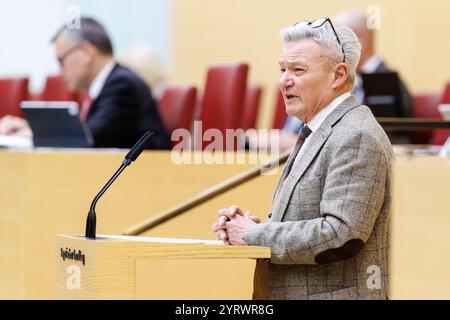 München, Deutschland. Dezember 2024. Horst Arnold (SPD) spricht auf der 35. Plenartagung des Bayerischen Landtags am 3. Dezember 2024 in München (Bayern). Quelle: Matthias Balk/dpa/Alamy Live News Stockfoto