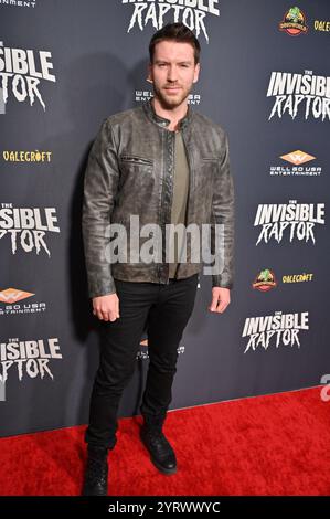 Los Angeles, USA – 4. Dezember 2024: Jesse Cove nimmt an der Premiere des Films The Invisible Raptor Teil. Stockfoto