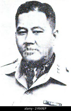 Duong Van Minh (1916 ? 6. August 2001), bekannt als Big Minh, war ein südvietnamesischer Politiker und ein hochrangiger General in der Armee der Republik Vietnam während der Präsidentschaft der NGO Dinh Diem. 1963 wurde er Chef einer Militärjunta, nachdem er einen Putsch geführt hatte, bei dem Diem ermordet wurde. Minh dauerte nur drei Monate, bevor er von Nguyen Khanh gestürzt wurde, übernahm aber im April 1975 wieder die Macht als vierter und letzter Präsident Südvietnams, zwei Tage bevor er sich den nordvietnamesischen Truppen ergab. Stockfoto