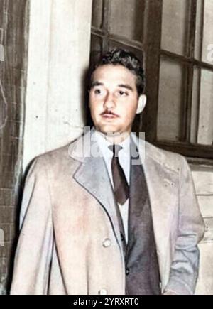 Rafael Leonidas Trujillo Martinez (1929 1969), besser bekannt als Ramfis Trujillo, war der Sohn von Rafael Leonidas Trujillo, dem Diktator der Dominikanischen Republik, nach dessen Ermordung er 1961 kurzzeitig die Macht hielt. Als General der Armee lebte er das Leben eines rücksichtslosen und verwöhnten Playboys. Wegen seiner Unbarmherzigkeit und Grausamkeit ging er ins Exil nach Spanien, wo er nach einem Unfall mit einem Sportwagen an Wunden starb. Stockfoto