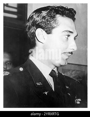 Rafael Leonidas Trujillo Martinez (1929 ? 1969), besser bekannt als Ramfis Trujillo, war der Sohn von Rafael Leonidas Trujillo, dem Diktator der Dominikanischen Republik, nach dessen Ermordung er 1961 kurzzeitig die Macht hielt. Als General der Armee lebte er das Leben eines rücksichtslosen und verwöhnten Playboys. Wegen seiner Unbarmherzigkeit und Grausamkeit ging er ins Exil nach Spanien, wo er nach einem Unfall mit einem Sportwagen an Wunden starb. Stockfoto