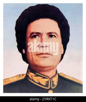 Das Grüne Buch von Muammar Gaddafi (ca. 1942 ? 2011) libyscher Revolutionär, Politiker und politischer Theoretiker, der Libyen von 1969 bis zu seiner Ermordung durch Rebellen 2011 regierte. Die Ermordung von Muammar Gaddafi erfolgte am 20. Oktober 2011 nach der Schlacht von Sirte. Muammar Gaddafi, der abgestürzte Anführer Libyens, wurde von NTC-Truppen gefangen genommen und kurz darauf hingerichtet. Stockfoto