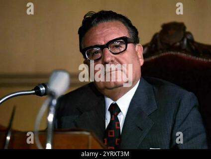 Salvador Allende Gossens (1908 ? 11. September 1973), chilenischer sozialistischer Politiker, der von 1970 bis zu seinem Tod 1973 Präsident Chiles war. Als demokratisch engagierter Sozialist wurde er als erster Marxist bezeichnet, der in einer liberalen Demokratie in Lateinamerika zum Präsidenten gewählt wurde. Stockfoto