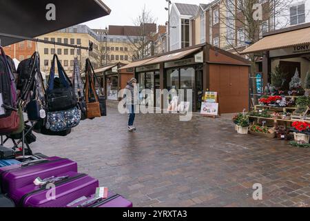 Market Square, Northampton, Northamptonshire, Vereinigtes Königreich; im Oktober 2024 nach einem 12,4 Millionen Pfund schweren Regenerationsprojekt wieder eröffnet Stockfoto