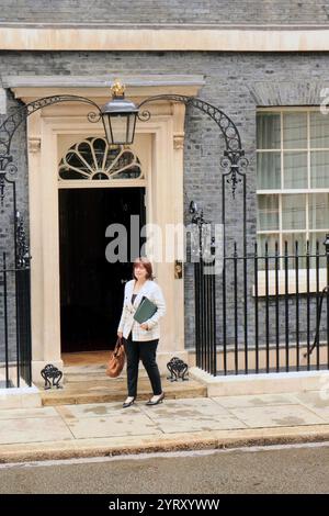 Lucy Maria Powell (Leiterin des Unterhauses und Lord President of the Council). Sie kamen in der Londoner Downing Street an, um nach der Wahl ihre neue Rolle in der Labour-Regierung zu übernehmen. Juli 2024. Stockfoto