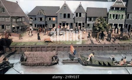 Diorama-Modell, das eine niederländische Kolonialsiedlung in Paramaribo, Suriname oder Niederländisch-Guyana darstellt. Um 1810 Stockfoto