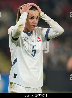 Sheffield, Großbritannien. Dezember 2024. Noelle Maritz aus der Schweiz während des internationalen Freundschaftsspiels in der Bramall Lane, Sheffield. Der Bildnachweis sollte lauten: Andrew Yates/Sportimage Credit: Sportimage Ltd/Alamy Live News Stockfoto