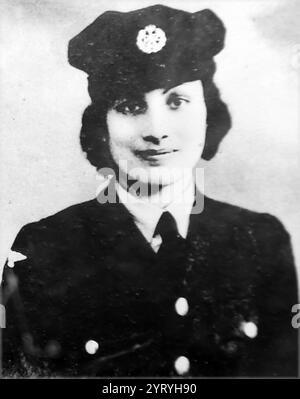 Noor Inayat Khan (1914–1944), alliierter Spezialagent im Zweiten Weltkrieg. Im Special Operations Executive (SOE) tätig. Als SOE-Agentin unter dem Codenamen Madeleine wurde sie die erste weibliche Mobilfunkbetreiberin, die aus Großbritannien ins besetzte Frankreich geschickt wurde, um den französischen Widerstand während des Zweiten Weltkriegs zu unterstützen. Inayat Khan wurde nach Verrat gefangen genommen und im Konzentrationslager Dachau hingerichtet. Stockfoto