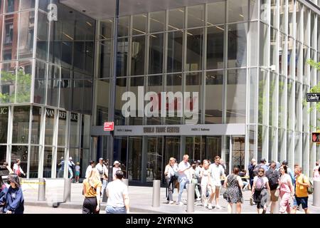 Das World Trade Centre (WTC) ist ein größtenteils fertiggestellter Gebäudekomplex im Viertel Lower Manhattan in New York City, USA, der die ursprünglichen sieben Gebäude an derselben Stelle ersetzt, die bei den Anschlägen vom 11. September zerstört wurden. Stockfoto