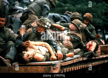 Vietnamkrieg US Marine auf einem Panzer verwundet; Tet-Offensive, 1968 Stockfoto