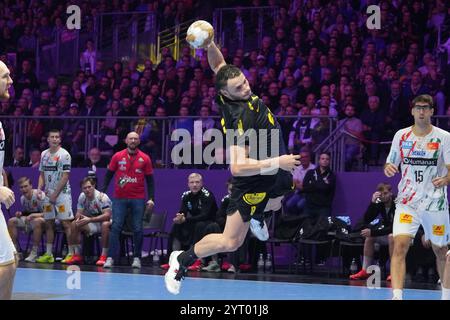 Nantes, Frankreich. Dezember 2024. 8 Ayoub Abdi VON HBC NANTES während des Handballspiels der EHF Champions League, Group Phase zwischen HBC Nantes und SC Magdeburg am 4. Dezember 2024 im Neodif XXL in Nantes, Frankreich. Foto: Laurent Lairys/ABACAPRESS. COM Credit: Abaca Press/Alamy Live News Stockfoto