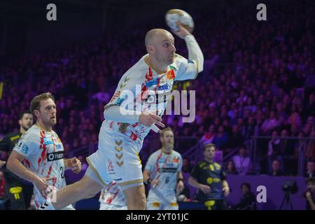 Nantes, Frankreich. Dezember 2024. 24 Christian O’SULLIVAN VOM SC MAGDEBOURG während des Handballspiels der EHF Champions League, Group Phase zwischen HBC Nantes und SC Magdeburg am 4. Dezember 2024 im Neodif XXL in Nantes, Frankreich. Foto: Laurent Lairys/ABACAPRESS. COM Credit: Abaca Press/Alamy Live News Stockfoto