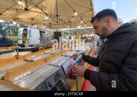 Mailand, Italien. Dezember 2024. Fiera degli Oh Bej al Castello Sforzesco - Milano, Italia - Gioved&#xec;, 5 Dicembre 2024 (Foto Stefano Porta/LaPresse) Oh Bej Oh Bej im Schloss Sforzesco in Mailand, Italien - Donnerstag, 5. Dezember 2024 (Foto Stefano Porta/LaPresse) Credit: LaPresse/Alamy Live News Stockfoto