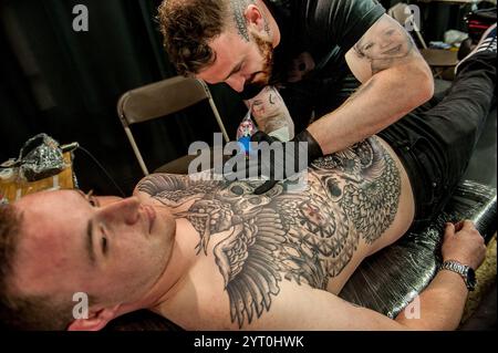 HINWEIS AN SCHREIBTISCHE: Tattoo Trojans Doncaster Tattoo Convention Doncaster, England, ca. 2018 Bilder bleiben urheberrechtlich geschützt. Foto zum Lesen: Rob Leyla Stockfoto