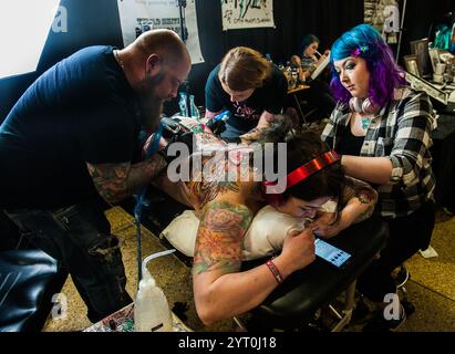HINWEIS AN SCHREIBTISCHE: Tattoo Trojans Doncaster Tattoo Convention Doncaster, England, ca. 2018 Bilder bleiben urheberrechtlich geschützt. Foto zum Lesen: Rob Leyla Stockfoto