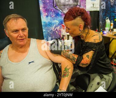 HINWEIS AN SCHREIBTISCHE: Tattoo Trojans Doncaster Tattoo Convention Doncaster, England, ca. 2018 Bilder bleiben urheberrechtlich geschützt. Foto zum Lesen: Rob Leyla Stockfoto