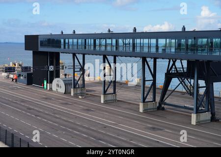 HELSINKI, FINNLAND – 17. August 2024 – Blick auf den Fährhafen West Terminal 2 im Hafen von Helsinki, dem geschäftigsten Passagierschiffterminal i Stockfoto