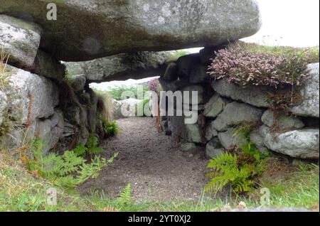 Innisidgen Lower Entrance Grave, auf St Mary's Isles of Scilly, spätneolithische Frühbronzezeit ca. 2500 v. Chr., Cornwall, Großbritannien Stockfoto