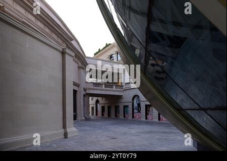 Katara Cultural Village, ein kultureller und kommerzieller Komplex in Doha, Katar, liegt an der Ostküste zwischen West Bay und The Pearl. Stockfoto