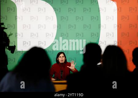 Roma, Italien. Dezember 2024. La Segretaria del Partito Democratico Elly Schlein al convegno sull'autonomia differenziata &#x2014; Roma, Italia - Gioved&#xec;, 5 Dicembre 2024 (Foto Cecilia Fabiano/LaPresse) Demokratische Parteisekretärin Elly Schlein auf der Konferenz über differenzierte Autonomie &#x2014; Rom, Italien - Donnerstag, 5. Dezember 2024 (Foto Cecilia Fabiano/LaPresse) Credit: LaPresse Stockfoto