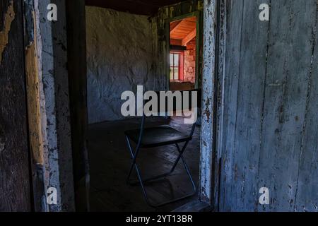 Historische Werkobjekte in einer Arbeitsbaracke in Tjurkö Stenhuggeri, einem ehemaligen Steinbruch auf der Insel Tjurkö bei Karlskrona, Blekinge län, Schweden. Stockfoto