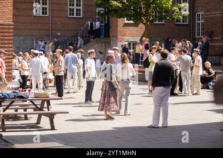 Ordrup, Dänemark. Juni 2024. Schüler am Ordrup Gymnasium in Kopenhagen. (Credit Image: © Kristian Tuxen Ladegaard Berg/SOPA Images via ZUMA Press Wire) NUR REDAKTIONELLE VERWENDUNG! Nicht für kommerzielle ZWECKE! Stockfoto