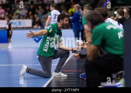 BEN MATSCHKE (FRISCH AUF! Goeppingen, Trainer) Geste, gestikuliert, gibt Anweisungen, Aktion TVB Stuttgart (TVB) vs. FRISCH AUF! Goeppingen (FAG), Handball, Maenner, Daikin 1. Handball-Bundesliga (HBL), 14. Spieltag, Spielzeit 2024/2025, 05.12.2024 Foto: Eibner-Pressefoto/Oliver Schmidt Stockfoto