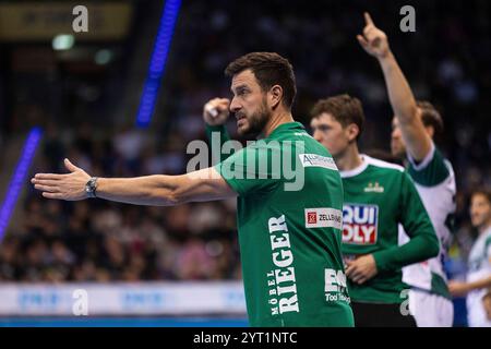 BEN MATSCHKE (FRISCH AUF! Goeppingen, Trainer) Geste, gestikuliert, gibt Anweisungen, Aktion TVB Stuttgart (TVB) vs. FRISCH AUF! Goeppingen (FAG), Handball, Maenner, Daikin 1. Handball-Bundesliga (HBL), 14. Spieltag, Spielzeit 2024/2025, 05.12.2024 Foto: Eibner-Pressefoto/Oliver Schmidt Stockfoto