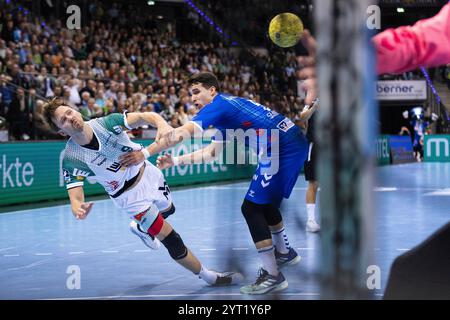 ANDREAS FLODMAN (FRISCH AUF! Goeppingen, #09) erzielt ein Tor, Aktion, Torwurf TVB Stuttgart (TVB) vs. FRISCH AUF! Goeppingen (FAG), Handball, Maenner, Daikin 1. Handball-Bundesliga (HBL), 14. Spieltag, Spielzeit 2024/2025, 05.12.2024 Foto: Eibner-Pressefoto/Oliver Schmidt Stockfoto