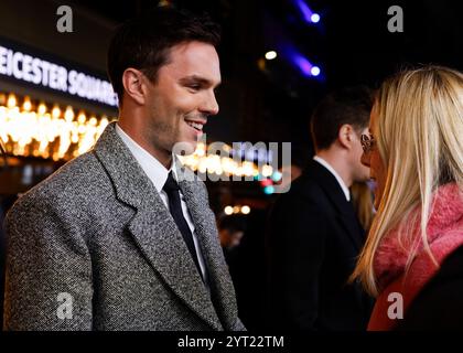 London, Großbritannien. Dezember 2024. Nicholas Hoult besucht die Nosferatu UK Premiere im Odeon Luxe am Leicester Square, London. (Foto: Cat Morley/SOPA Images/SIPA USA) Credit: SIPA USA/Alamy Live News Stockfoto