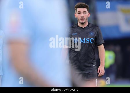 Rom, Italien. Dezember 2024. Billy Gilmour vom SSC Napoli während des italienischen Fußballpokalspiels zwischen SS Lazio und SSC Napoli im Olimpico-Stadion in Rom (Italien) am 5. Dezember 2024. Quelle: Insidefoto di andrea staccioli/Alamy Live News Stockfoto