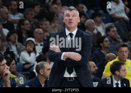 Madrid, Spanien. Dezember 2024. Saras Jasikevicius von Fenerbahce Istanbul während der regulären Saison der Turkish Airlines EuroLeague Runde 14 Spiel zwischen Real Madrid und Fenerbahce Beko Istanbul im WiZinkCenter am 05. Dezember 2024 in Madrid Spanien Credit: SIPA USA/Alamy Live News Stockfoto