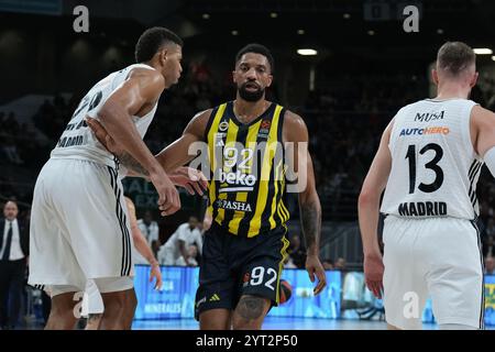 Madrid, Spanien. Dezember 2024. Khem Birch von Fenerbahce Istanbul während der regulären Saison der Turkish Airlines EuroLeague Runde 14 Spiel zwischen Real Madrid und Fenerbahce Beko Istanbul im WiZinkCenter am 05. Dezember 2024 in Madrid Spanien Credit: SIPA USA/Alamy Live News Stockfoto