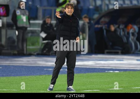 Rom, Latium. Dezember 2024. Napoli Trainer Antonio Conte reagierte beim Achtelfinale des Italienpokals Lazio-Napoli im Olympiastadion, Italien, am 5. Dezember 2024. Quelle: massimo insabato/Alamy Live News Stockfoto