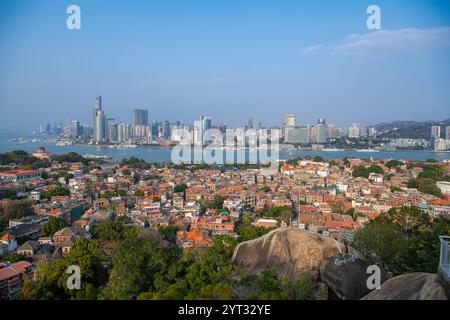 Panoramablick auf die Insel Gulangyu in Xiamen, China, Kopierraum für Text Stockfoto