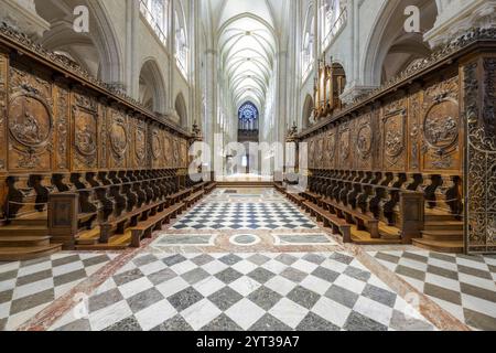 Paris, Frankreich. November 2024 30. Dieses Foto zeigt die Innenansicht der Kathedrale Notre-Dame vor ihrer Wiedereröffnung in Paris, Frankreich, am 30. November 2024. Die Wiedereröffnungszeremonien der Kathedrale Notre-Dame, die 2019 durch einen Großbrand beschädigt wurde, finden am 7. Und 8. Dezember statt. Quelle: Julio Piatti/Xinhua/Alamy Live News Stockfoto
