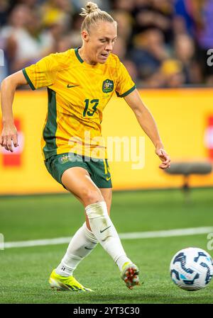 Melbourne, Australien. Dezember 2024. Australiens Tameka Yallop wurde während des Freundschaftsspiels zwischen Australia Matildas und Chinese Taipei im AAMI Park in Aktion gesehen. Endpunktzahl: Australien 3:1 Chinesisches Taipeh (Foto: Olivier Rachon/SOPA Images/SIPA USA) Credit: SIPA USA/Alamy Live News Stockfoto