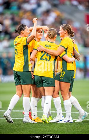 Melbourne, Australien. Dezember 2024. Die australische Mannschaft feierte während des Freundschaftsspiels zwischen Australia Matildas und Chinese Taipei im AAMI Park ein Tor. Ergebnis: Australien 3:1 Chinesisch Taipeh Credit: SOPA Images Limited/Alamy Live News Stockfoto