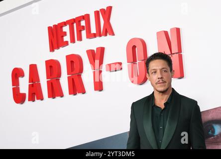 Los Angeles, ca. 5. Dezember 2024. Theo Rossi bei der Netflix-Premiere von Carry-on im Egyptian Theater in Los Angeles, Kalifornien am 5. Dezember 20224. Quelle: Faye Sadou/Media Punch/Alamy Live News Stockfoto